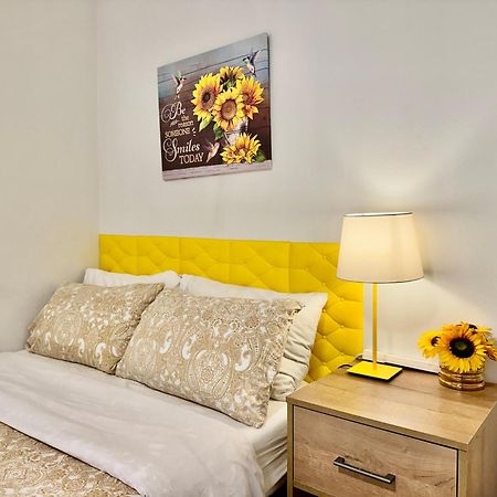 Private Room With Shared Bathroom On The 1St Floor 10 Minutes Walk To University Of Washington Seattle Exterior photo