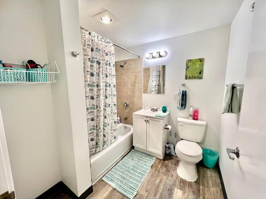 Private Room With Shared Bathroom On The 1St Floor 10 Minutes Walk To University Of Washington Seattle Exterior photo