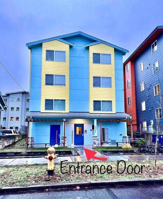 Apartment Studio With Shared Bathroom On 1St Floor In University District Seattle Exterior photo